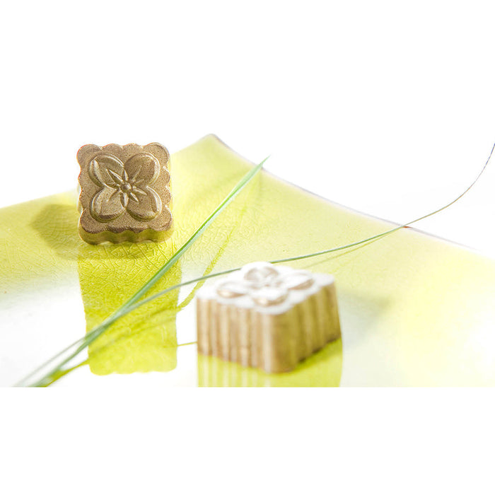 Chocolate World Jeffery Koo Polycarbonate Chocolate Mold by Jeffery Koo – ~1.18 x 1.18 x 0.71 in, 21 Cavities