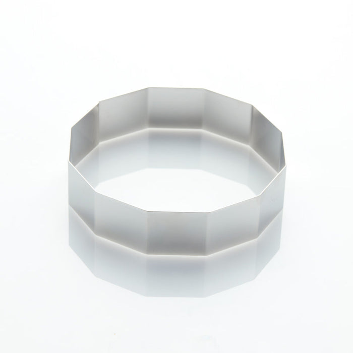 Martellato Diamond Circle Stainless Steel Cake Ring Ø202 × H40 mm product image,
Martellato Diamond Circle cake ring for modern pastry creations,
Martellato stainless steel cake ring designed by Frank Haasnoot for entremets and desserts