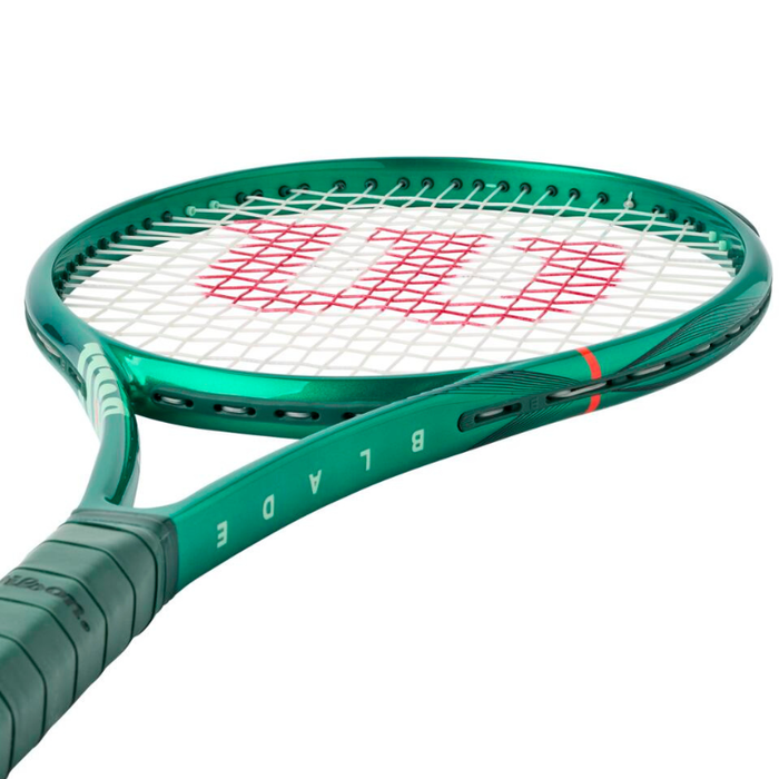 Wilson 2026 Blade 100L V10 Tennis Racquet